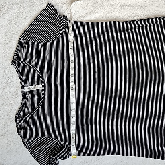 Short sleeve top - Picture 4 of 4